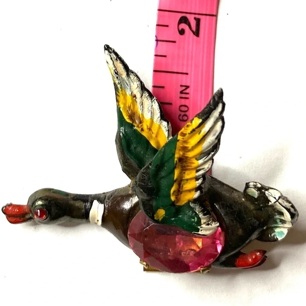 Flying duck brooch with rhinestones in center of body and eye vintage. #12-92
